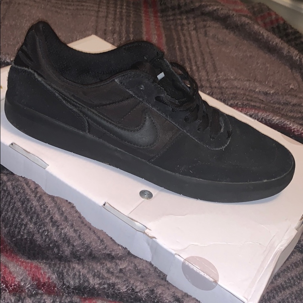 Black Nikes - image 3